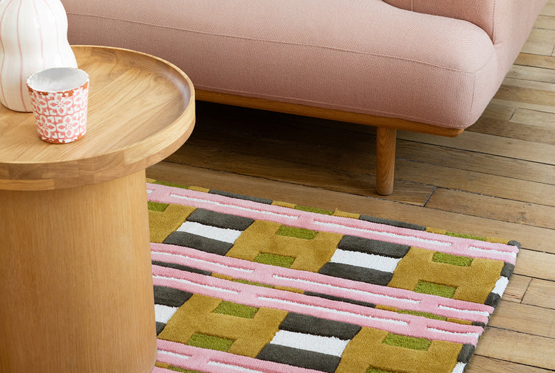 Tapis coloré dans votre salon : son impact sur l’ambiance de votre intérieur